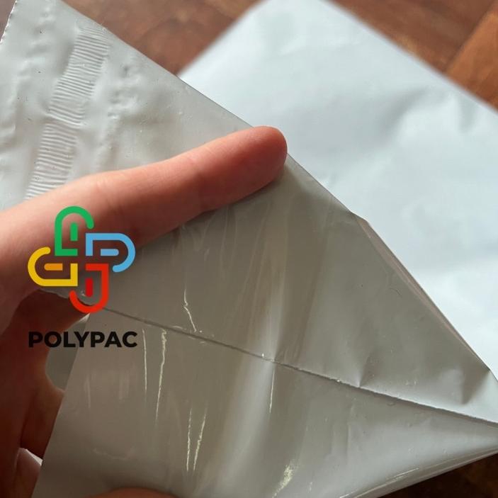 

Polymailer PUTIH GLOSSY 20x30 isi 100 pcs - Polymailer Putih .,