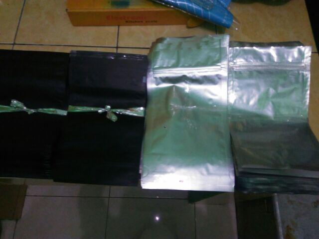 Standing Pouch Kombinasi Alu + Ziplock