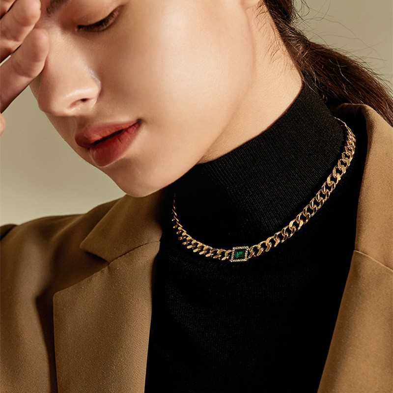 Kalung Tebal Titanium zircon hijau Korea Style Wanita Anti Karat