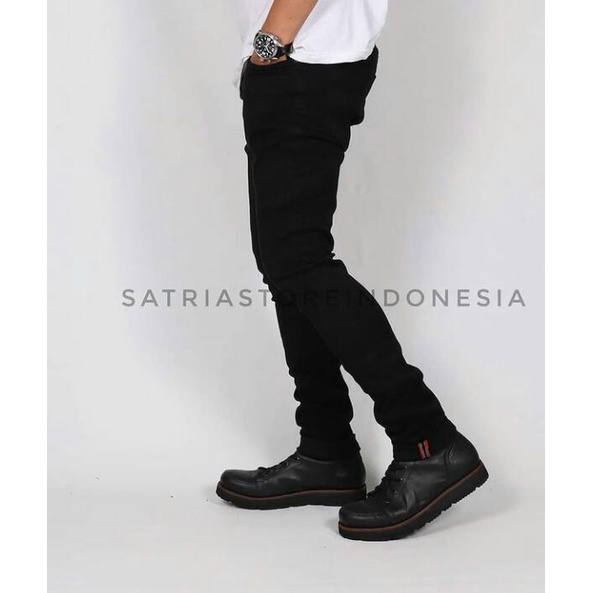 Celana Jeans Pria Lelaki Dewasa Hitam Pensil Slimfit Slim Fit Slimpit Slim Pit Skinny Stretch Street Setrit Strit Karet Melar / Levi/ Jins Panjang / Jens / Lepis / Sepan / Cowok / Cowo / Murah / Distro / Keren / Gaul / Item Polos/ FIFTEEN DENIM TERLARIS