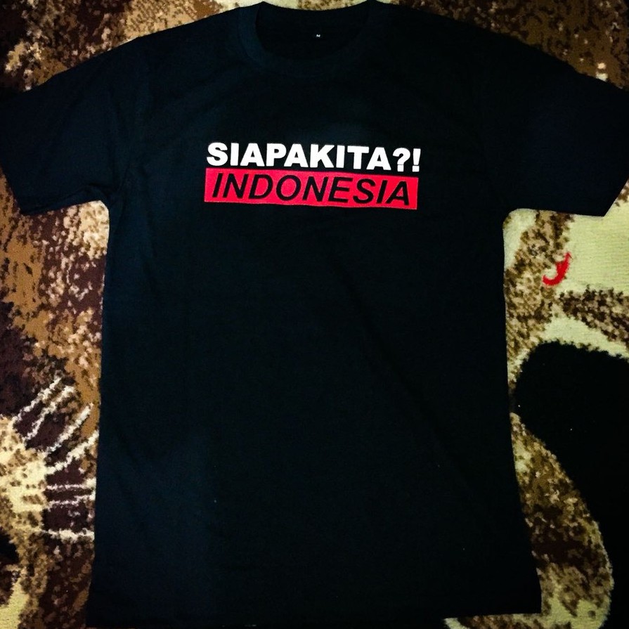 INDONESIA KAOS TIMNAS INDONESIA SIAPA KITA INDONESIA CUSTOM LENGAN PENDEK HITAM