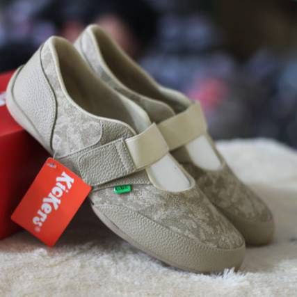 GRATIS ONGKIR SEPATU WANITA DEWASA DAN ANAK ANAK PEREMPUAN KASUAL SLIP ON  LOAFERS untuk kerja kanto