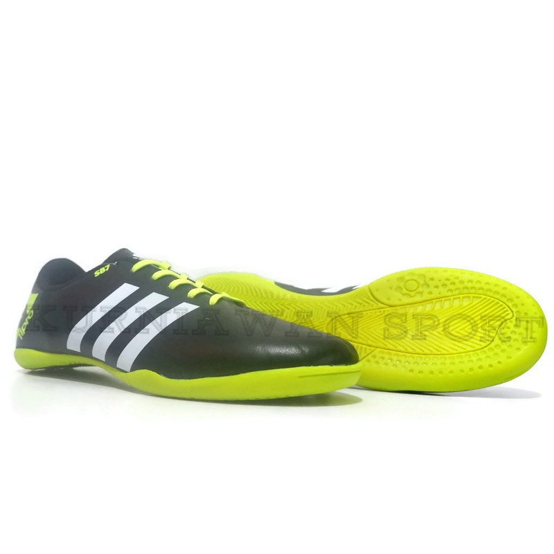 Sepatu Futsal Adidas Jumbo 11 Pro