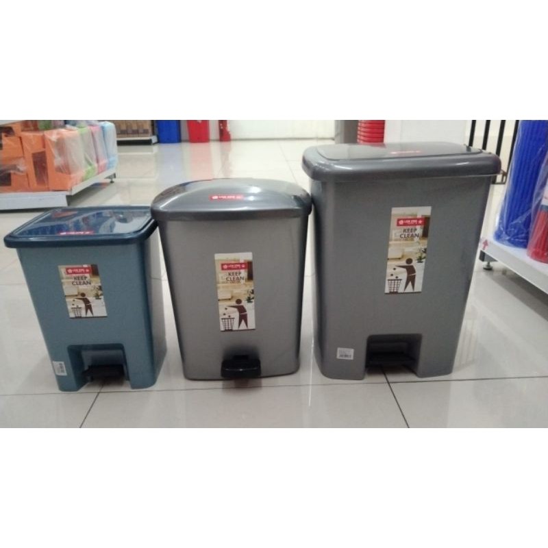 TEMPAT SAMPAH LION STAR INJAK PERSEGI