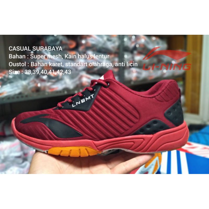 Sepatu Badminton Lining Merah Maroon Olahraga