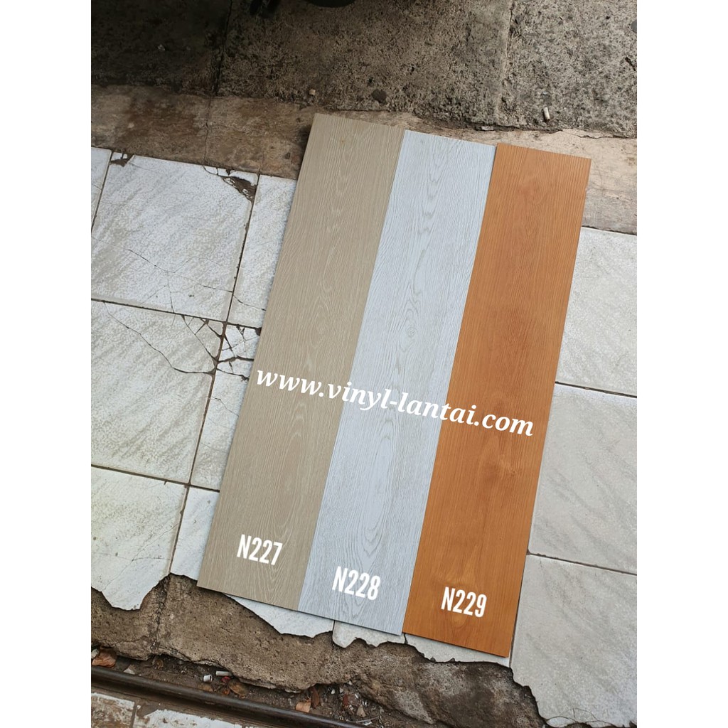 Vinyl Plank Nasa Motif Kayu Tebal 3mm Per Box