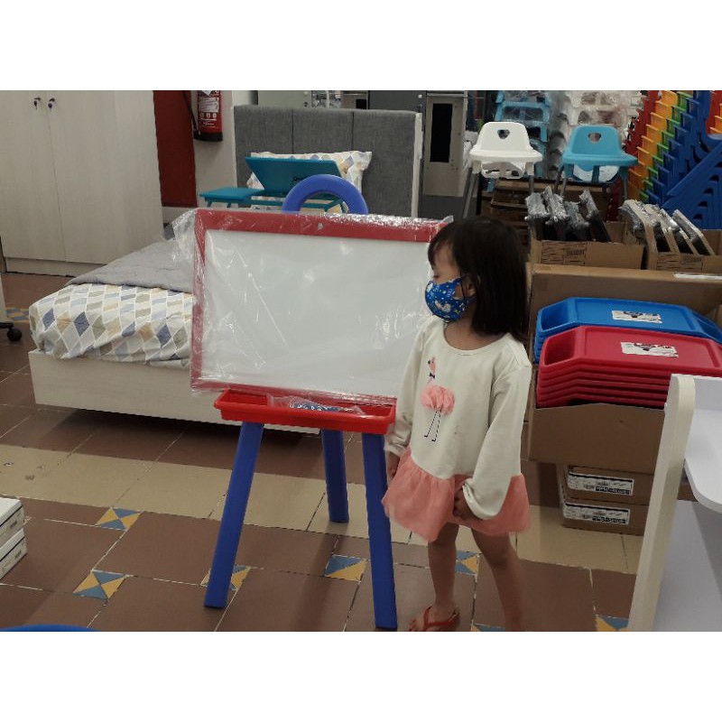 

Yaris Papan Tulis Anak