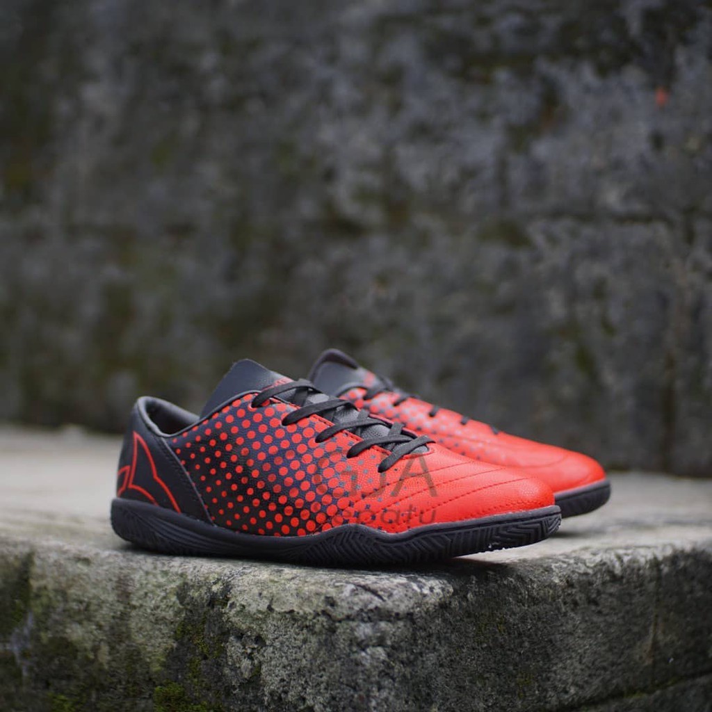SEPATU FUTSAL JUNIOR ORTUSEIGHT UTOPIA IN JR - ORTRED/BLACK