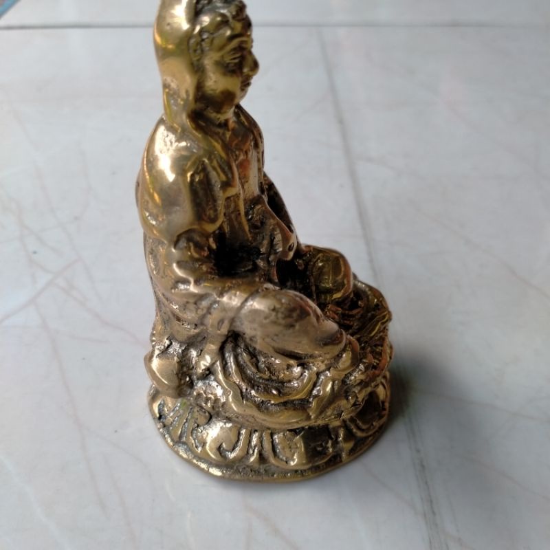 Patung Pajangan Dewi Kwan Im Kuningan