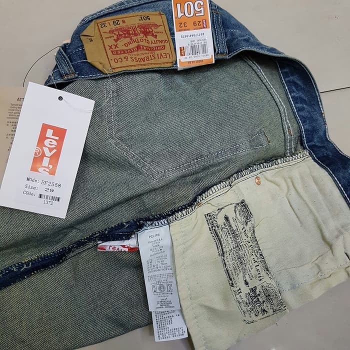 NEW FB CELANA PENDEK JEANS LEVI'S 501 ORIGINAL BIRU LANGIT - BIRU TELOR ASIN