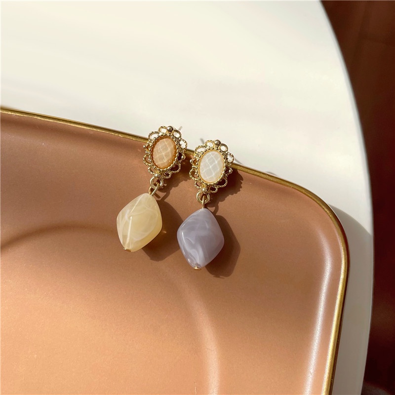 Anting Stud Geometris Asimetris Bahan S925 Silver Warna Ungu Beige Gaya Retro Untuk Wanita