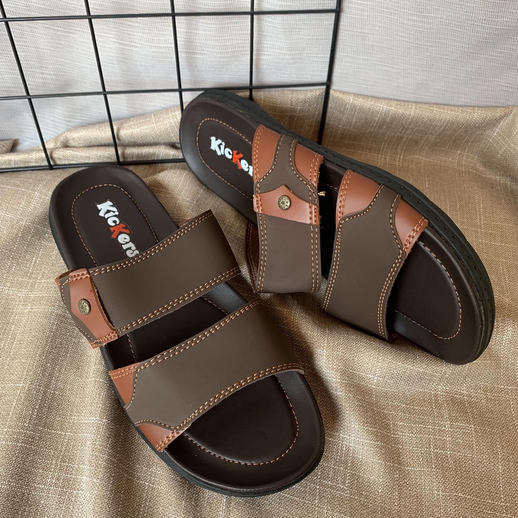 (TANPA KARDUS)SANDAL PRIA SLOP FREDY 3 SENDAL COWOK SINTETIS NYAMAN MODEL TERBARU TERMURAH NEW ARRIVAL Selop Pria Terbaru Original Slip on Cowok Slide Sandal Kulit Pria Terlaris Sesuai Foto Sandal Selop di Jamin Berkualitas. Sandal Pria Fashion Sendal P