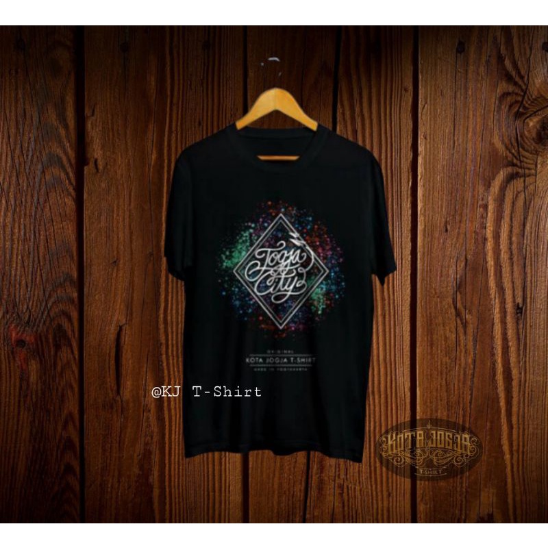 KAOS OBLONG SABLON MEREK KOTA JOGJA T-SHIRT MALIOBORO JOGJA TERLARIS DI MALIOBORO JOGJA KAOS HITAM P