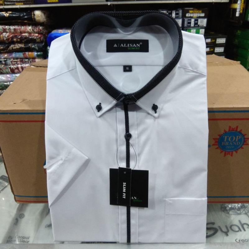 Kemeja Alisan Putih list Hitam Lengan Pendek slim fit size M,L, XL.