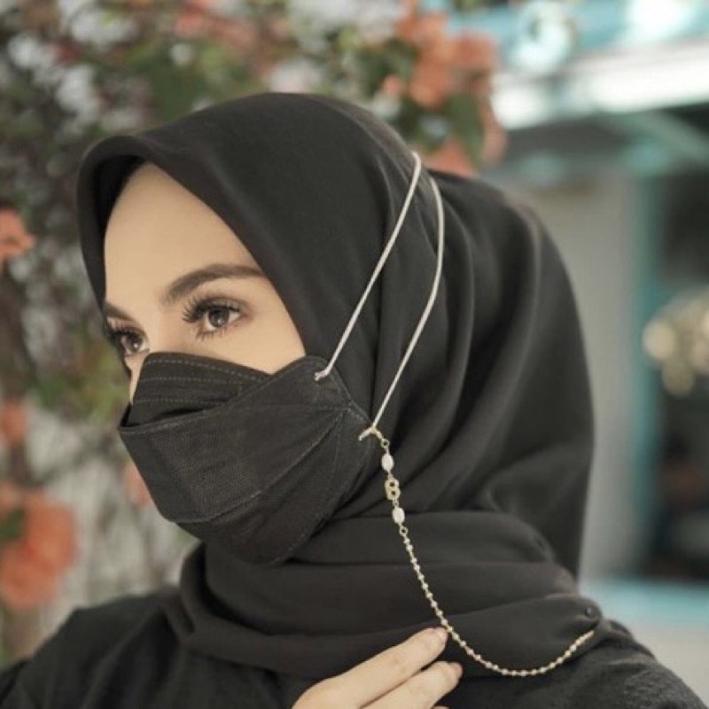 [NEW] Buttonscarves The Everything Pearl Long Chain Gold Strap Mask Kacamata Masker Kalung Tali BS N