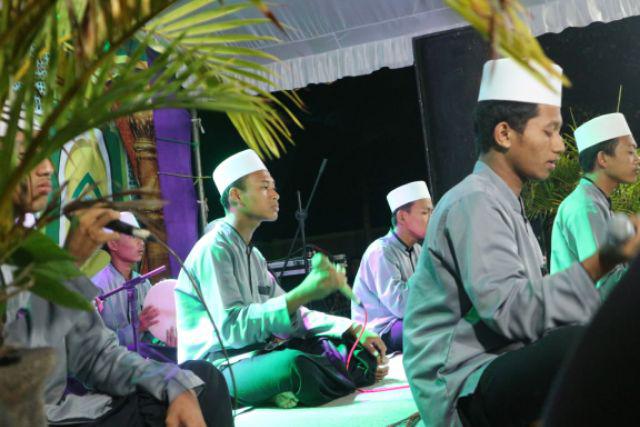 Paket Rak Gantung Karakter (tas+sepatu+jilbab)