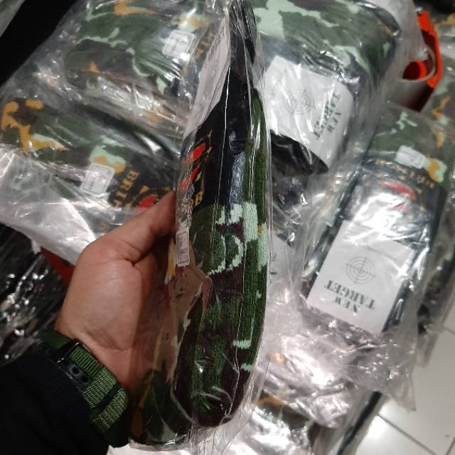 Kaos kaki loreng tebal new target