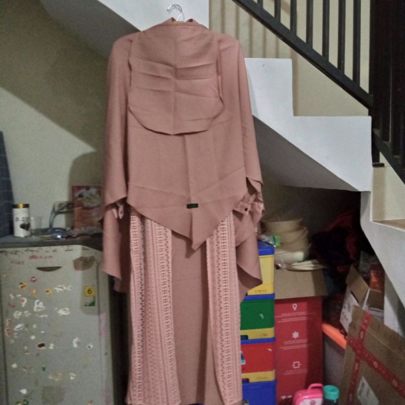 Set gamis brukat Mumtaz Hijab