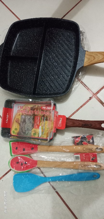 Cypruz Turner Sutil Spatula Sendok Saji Masak Oseng Osengan Pengaduk Silikon Fry Pan Wok