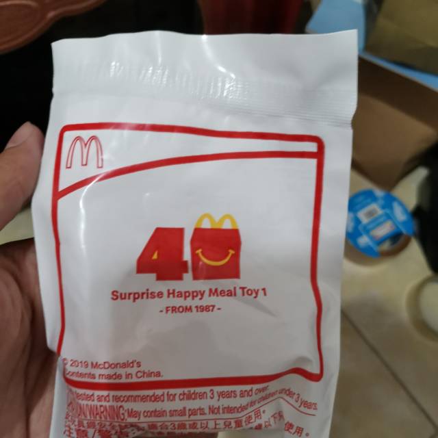 

Happy Meal Mcdonald edisi 40 tahun nomor 1 Hamburger