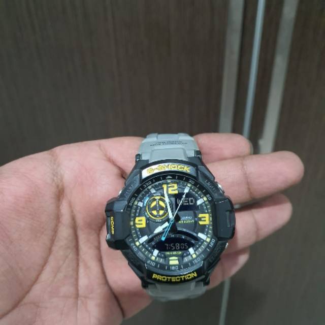 (SECOND) CASIO Gshock GA1000 not Ga700, not Ga110