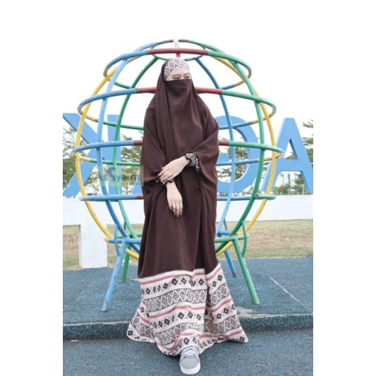 Assyams hijab syari jumbo overhead french khimar yamani motif etnik