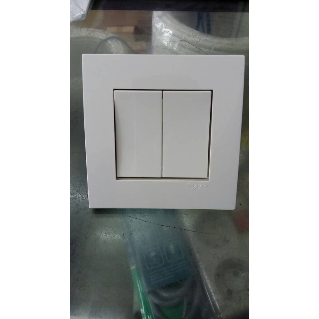 Perlengkapan Listrik - Saklar Broco - Saklar Saklar Seri / Saklar 2 Gang Schneider (Clipsal) Type