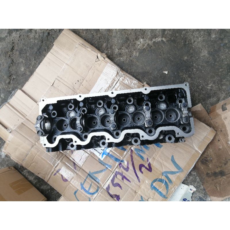 Cylinder Head Deksel Kijang Diesel 2L