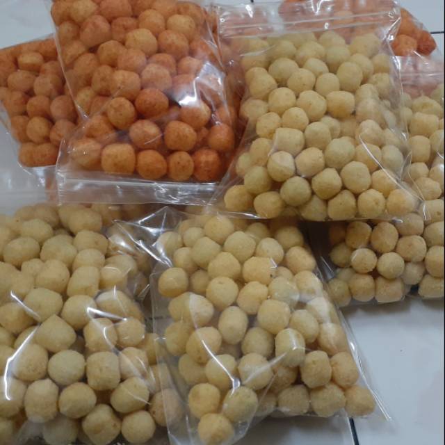 

Chiki Ball rasa balado dan jagung bakar enak dan murah di Medan