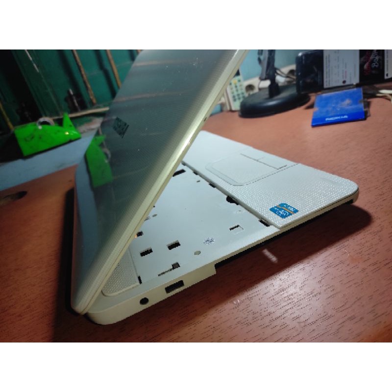 Casing Full Case Kesing Laptop Toshiba C850