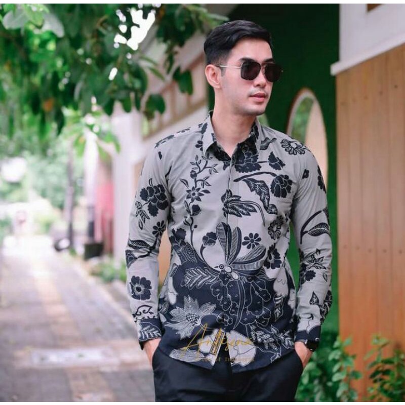 RANU KUMBOLO KEMEJA BATIK PRIA LENGAN PANJANG SLIMFIT KATUN