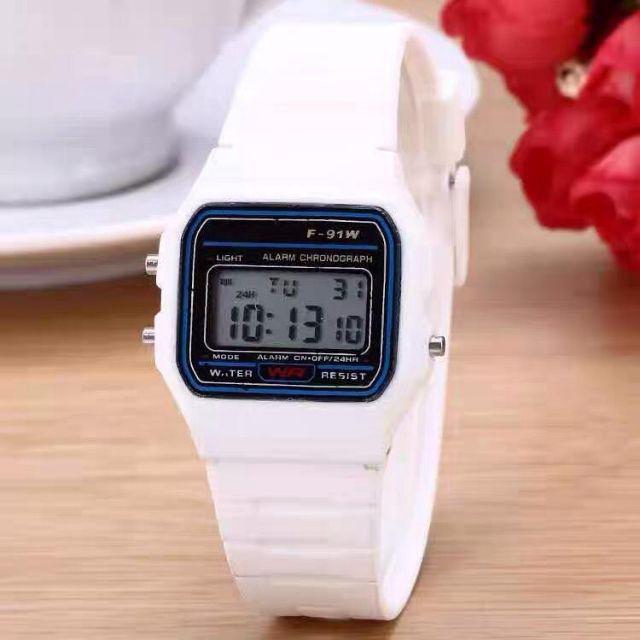 Promo Beli 1 Gratis 1 Jam Tangan Wanita Kecil QQ Digital F-91