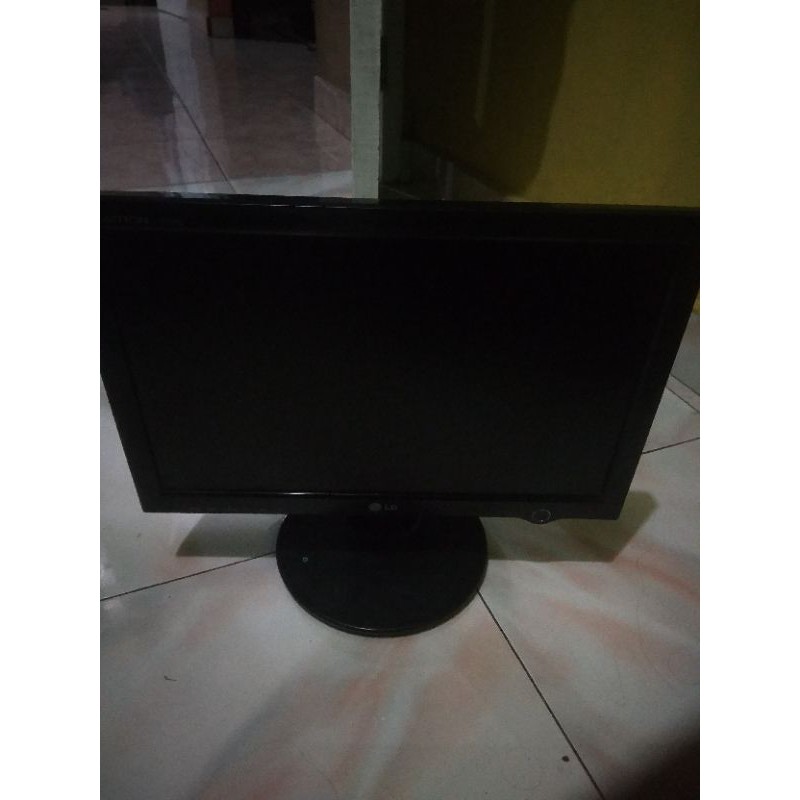 monitor lg 16 inch second