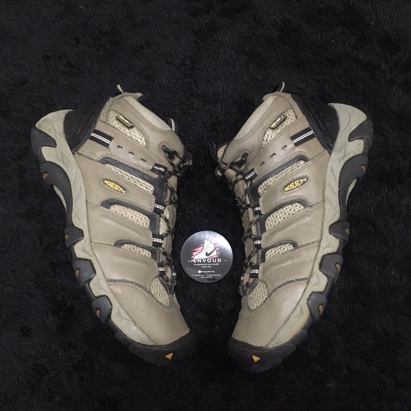 SEPATU OUTDOOR KEEN (SECOND)