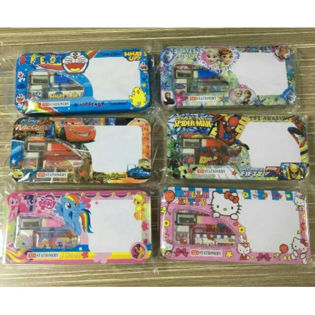 

Pen Chase Set Stationary Karakter Tempat Pensil Karakter