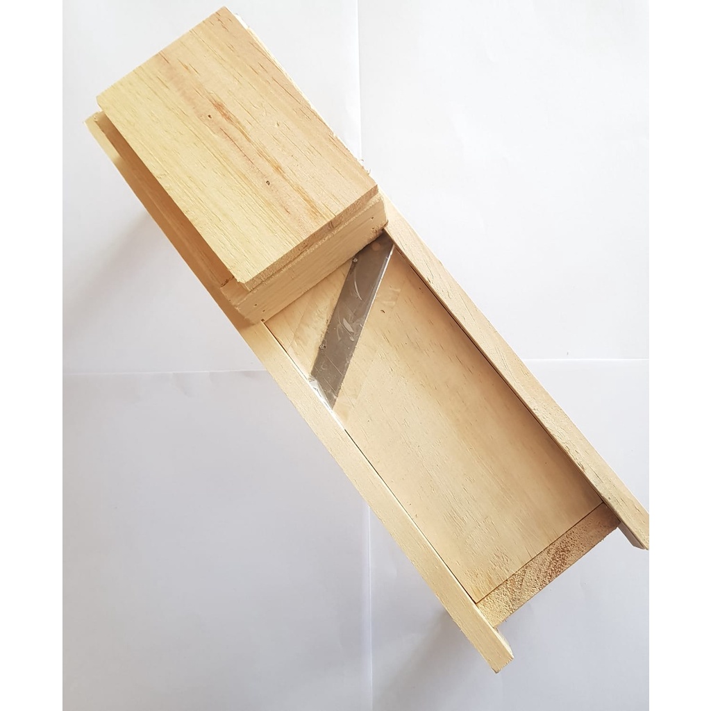 Pasah Bawang/Pengiris Bawang Kayu Pinus Serbaguna