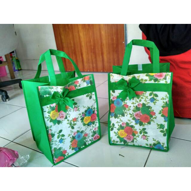 

Ready tas berkat motif uk dus 20 cm