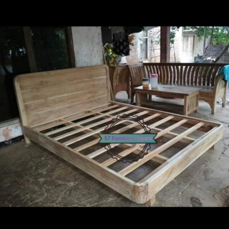 Dipan / Tempat tidur dewasa jati - Ranjang retro mentahan