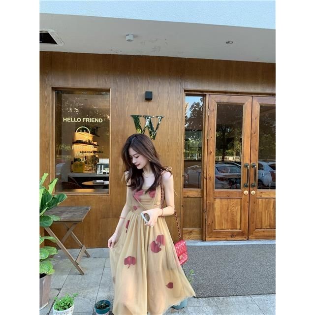 French retro one-shoulder strap dress fairy super fairy fashion A-line skirt seaside holiday photo b