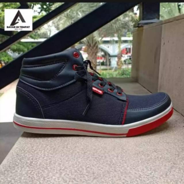 SEPATU BOOTS PRIA