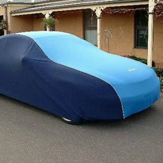 Cover mobil sedan