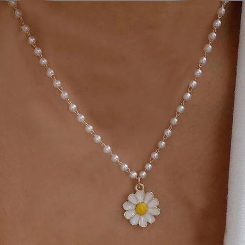 Kalung Rantai Liontin Bunga Mutiara Putih Elegan Untuk Wanita