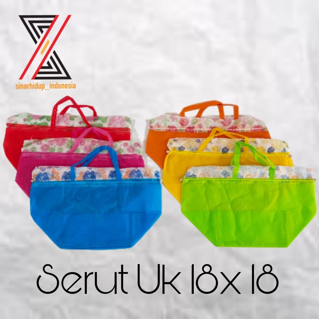 

Goodie Bag Kain Serut Polos Dus 18 x 18 Spunbond Tote Bag Press Tali Sourvenir Weding Hajatan Perlusin ( 12 Pcs )