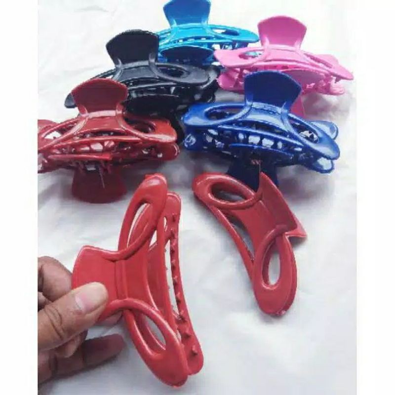 Jepit rambut salon bolong