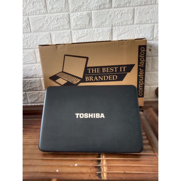 laptop ( stara i3 ) ram 4 gb Toshiba c800 celeron 847 second garansi