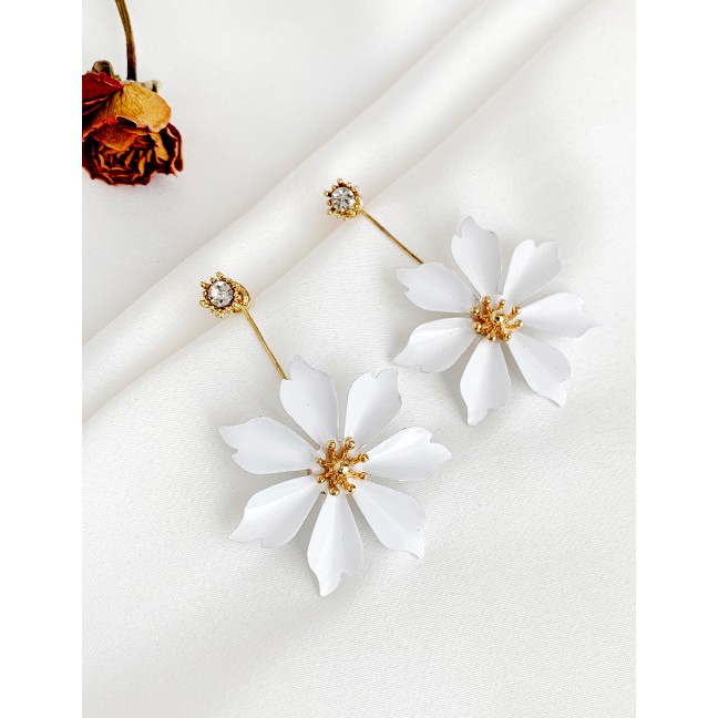 LRC Anting Tusuk Fashion Alloy Diamond Flower Earrings F96680