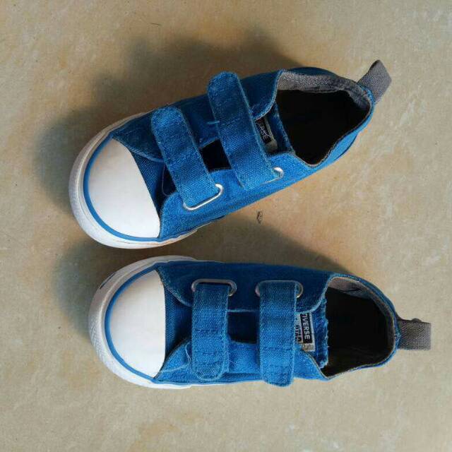 Preloved sepatu convers anak