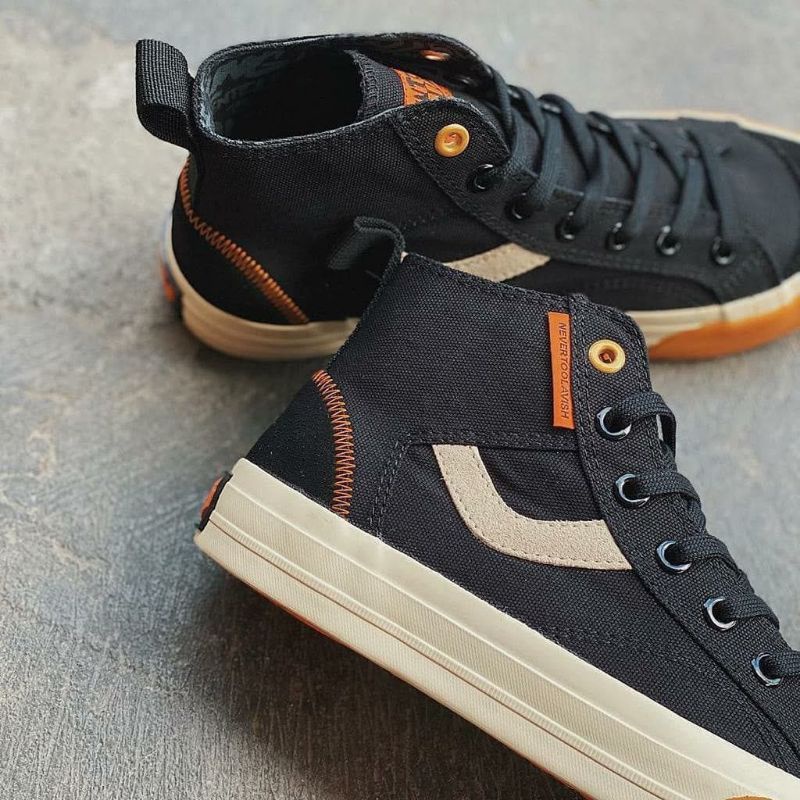 Sepatu Ventela X Nevertoolavish Hard 13 Noir High