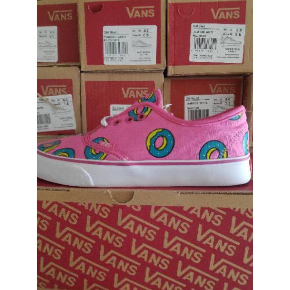 sepatu vans motif donat