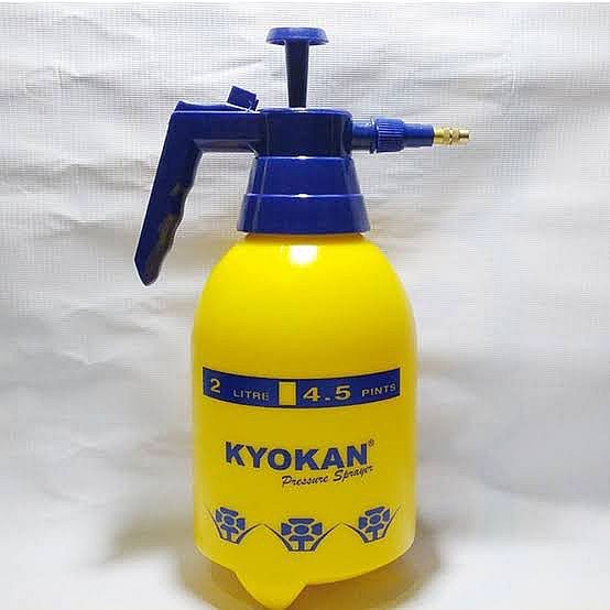 Botol Spray Bottle Sprayer 2 Liter Semprot Cairan merk KYOKAN Asli Kuning Jet Pump Peralatan Kebun